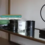 Stylish Studio In Hollywood!