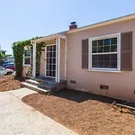 Spacious 2 Bedroom Unit With Fireplace F