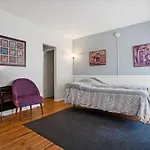 Lovely Studio Apartment Located In Santa Monica A