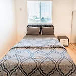 Chic 1-Bed Hollywood Loft Iconic Sign Views & Private Parking
