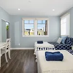 Stylish 4 Bedroom House Near Korea Town