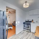 Los Angeles Apartment With Patio, 4 Mi To Downtown!