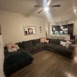 A-Class Luxury 2 Bedrooms Apt In Woodland Hills Ca