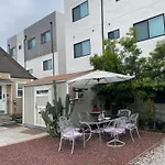 Small Private La Bedroom W Wifi - Private Fridge - Ac Near Usc - Exposition Park - Usc Memorial Coliseum - Banc Of California Bmo Stadium - Downtown Los Angeles Dtla - University Of Southern California Usc!!!