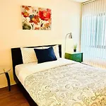 Marina Breeze 2 Bedroom Apt With 2 Bathroom