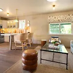 Le Petit Pali Brentwood