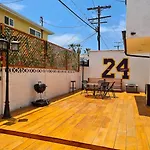 3 Bedroom With Hot Tub And Video Game Console 10 Minutes From Rodeo Drive Beverly Hills