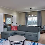 Doubletree By Hilton Chatsworth