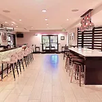 Doubletree By Hilton Chatsworth