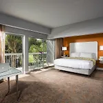 Sportsmen\'S Lodge Hotel
