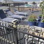 Monterey Inn Hotel Dream Suites