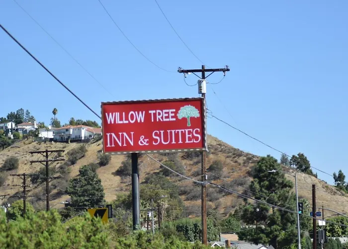 Willow Tree Inn & Suites