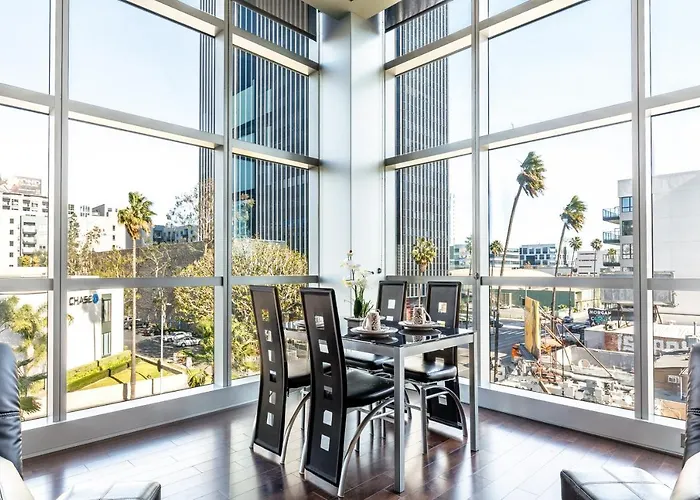 Heaven On Hollywood Furnished Apartments