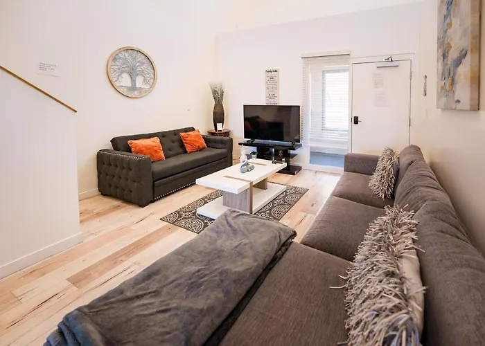Chic 1-Bed Hollywood Loft Iconic Sign Views & Private Parking