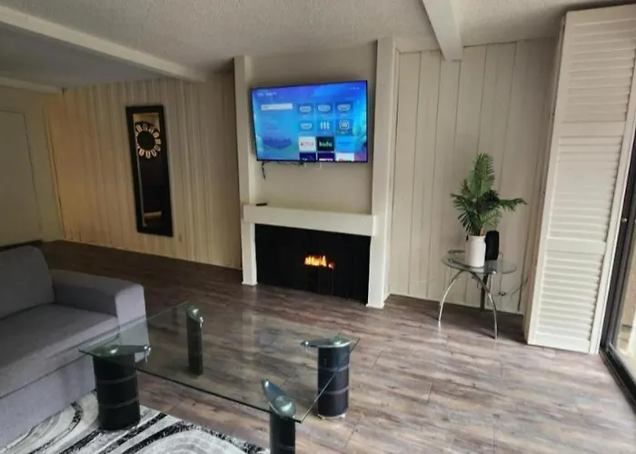 Deluxe Marina 2Bdr 2Ba Home Must See
