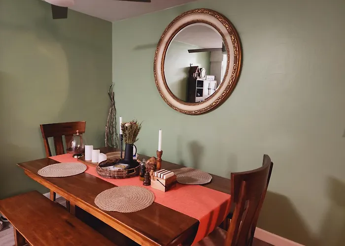 Cozy Private Room & Bath Central Location La