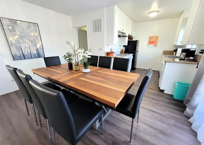 Spacious 3Br & 2Ba Apartment With Wifi, Tv & Kitchen 5 Mins To Lacma & Academy Museum Of Motion Pictures