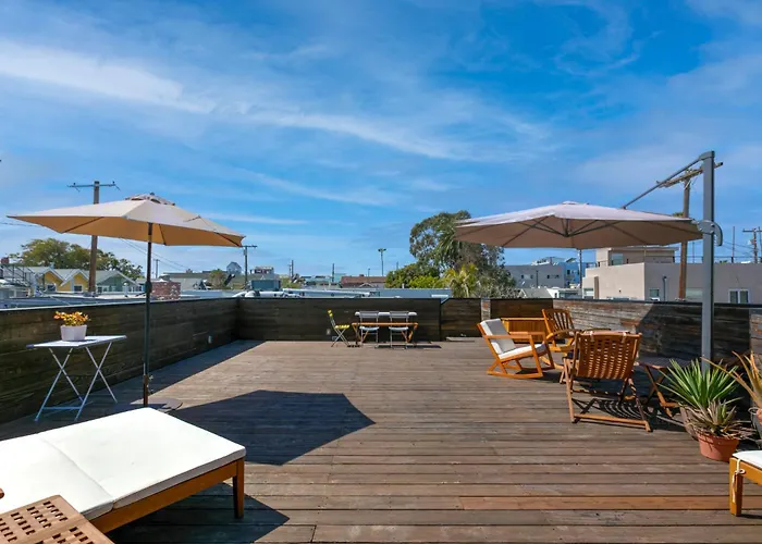 Skydeck House In Venice Beach With Rooftop, Parking, 2Bd, 2Bath, Steam Sauna