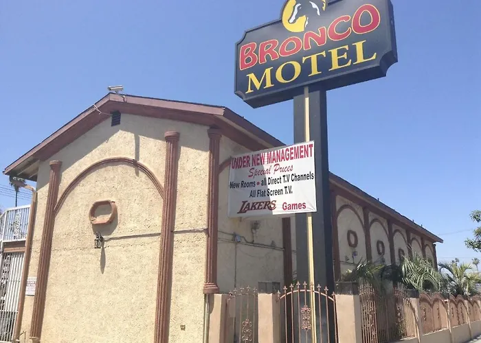 Bronco Motel