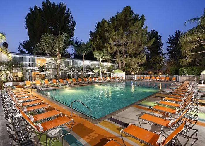 Sportsmen\'S Lodge Hotel
