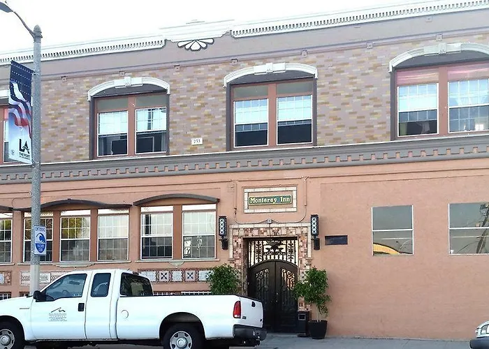 Monterey Inn Hotel Dream Suites