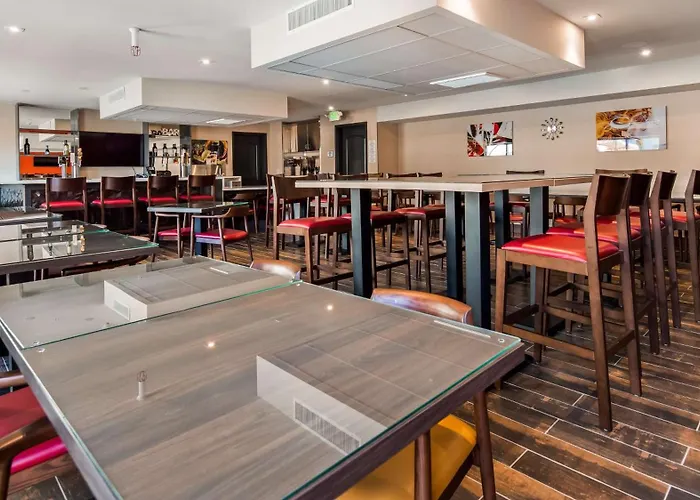 Best Western Premier Noho Inn