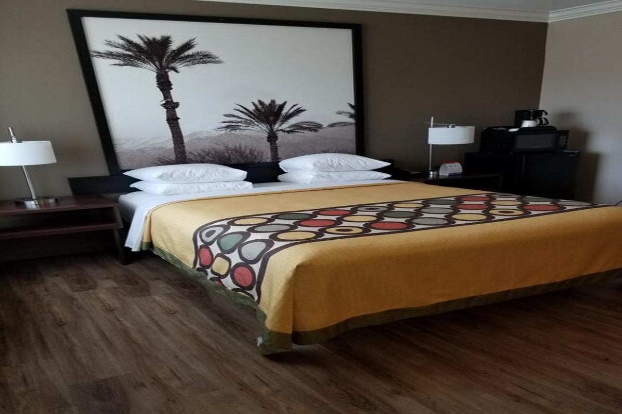 Hotel Super 8 By Wyndham Los Angeles-culver City Area Los Angeles