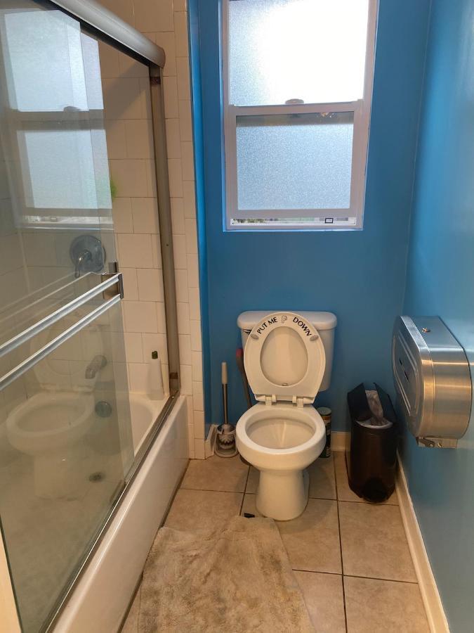 Usc Cozy Nook: Wi-fi, Ac & Fridge Near Downtown Los Angeles
