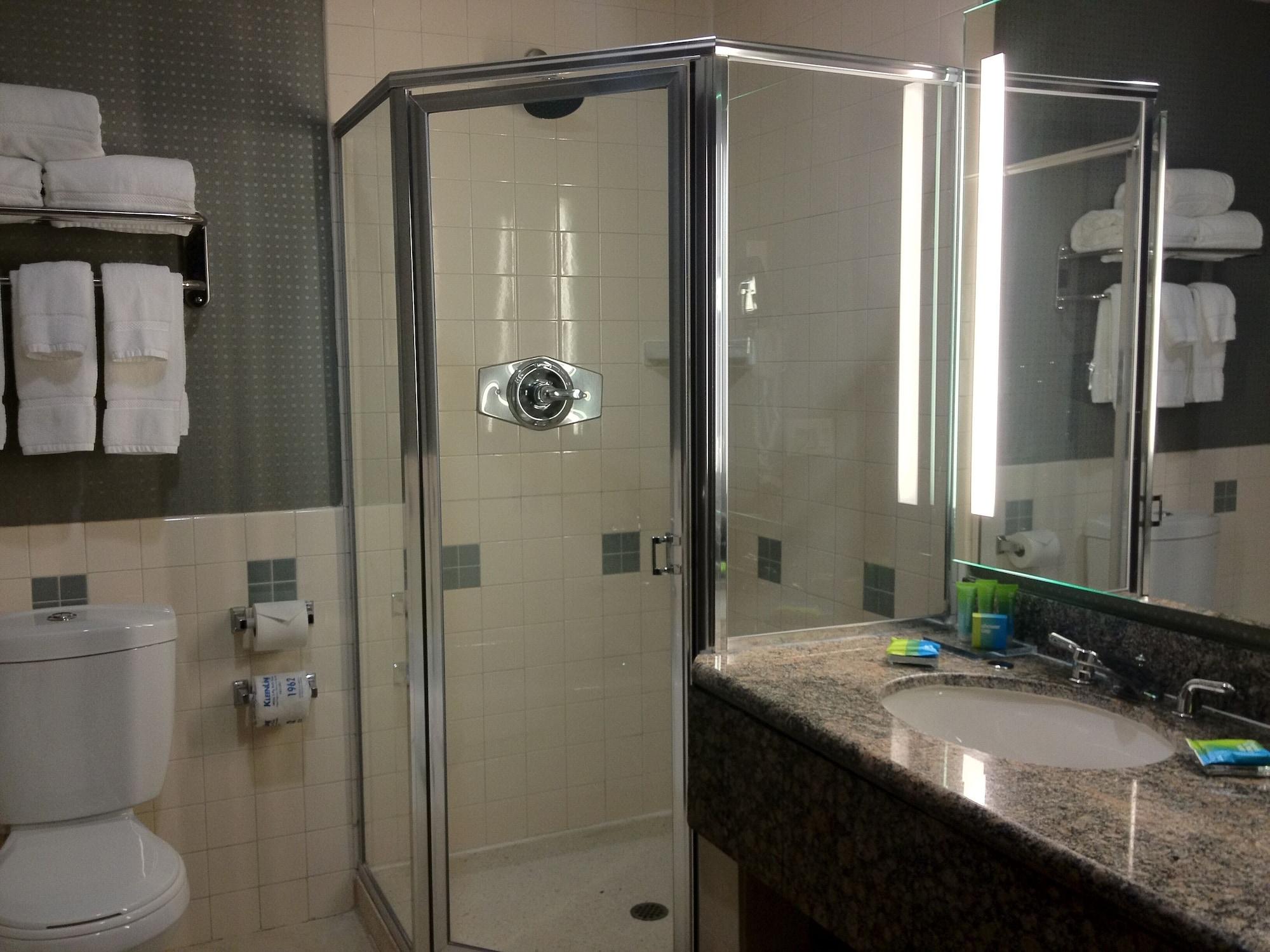 Hotel Doubletree By Hilton Chatsworth 3*