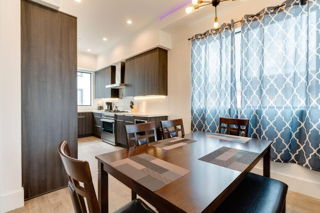 Modern 4 Bedroom With Rooftop #3 Los Angeles