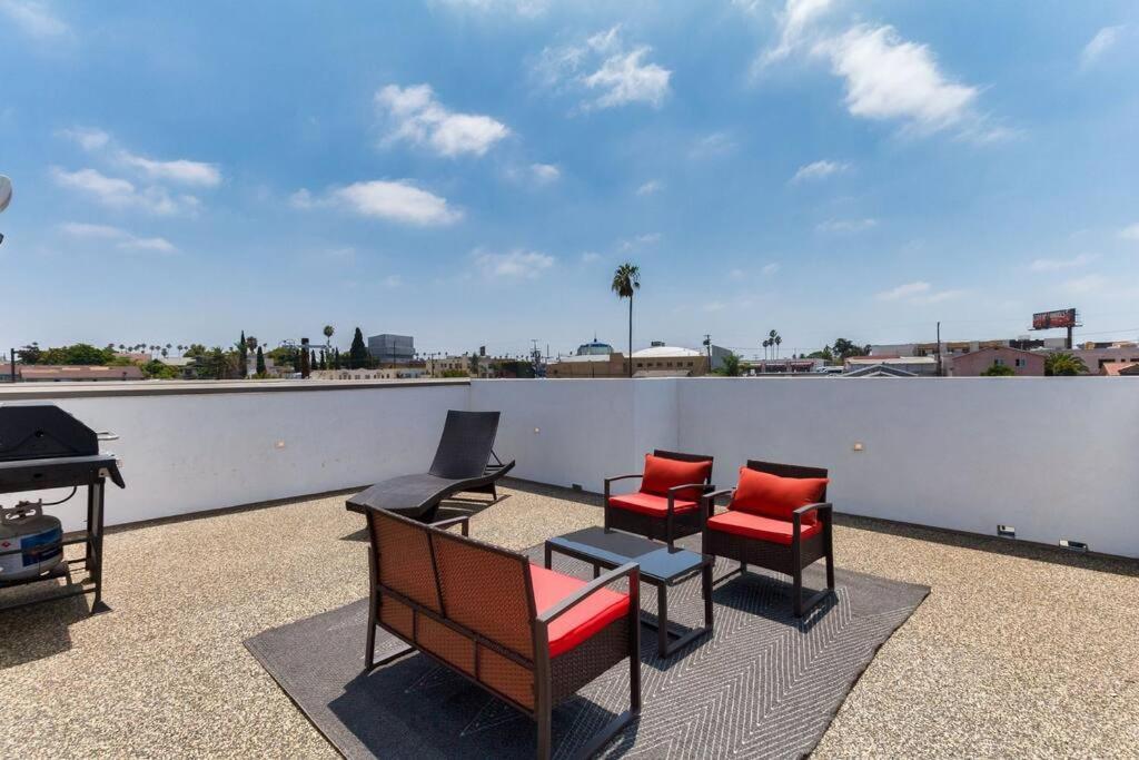 Modern 4 Bedroom With Rooftop #3 Villa *