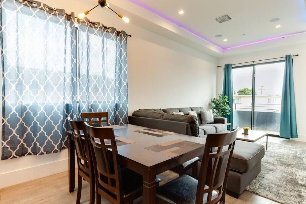 Modern 4 Bedroom With Rooftop #3
