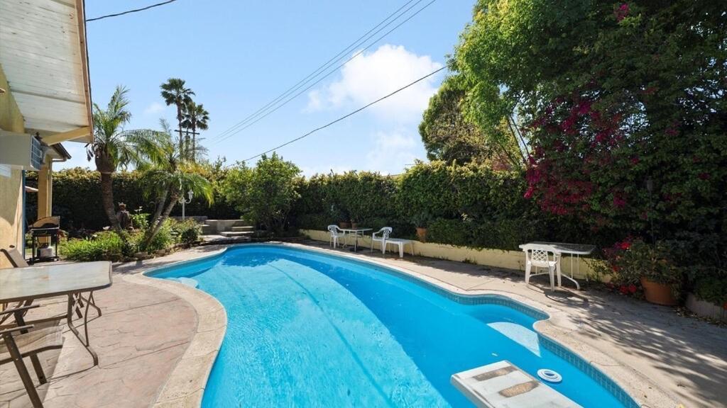 The Levy'S Paradise Garden *