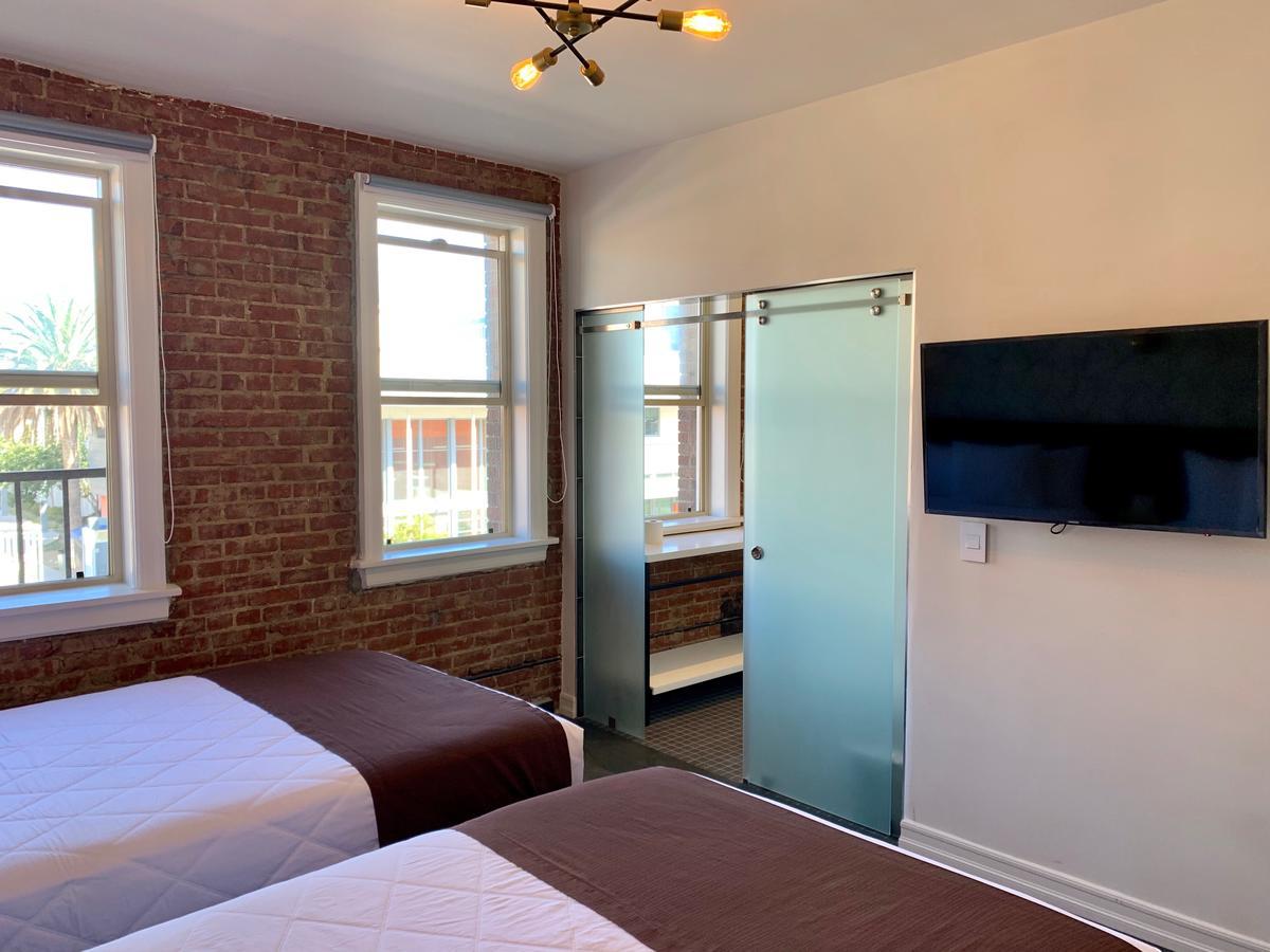 H By H Hospitality Hotel Los Angeles