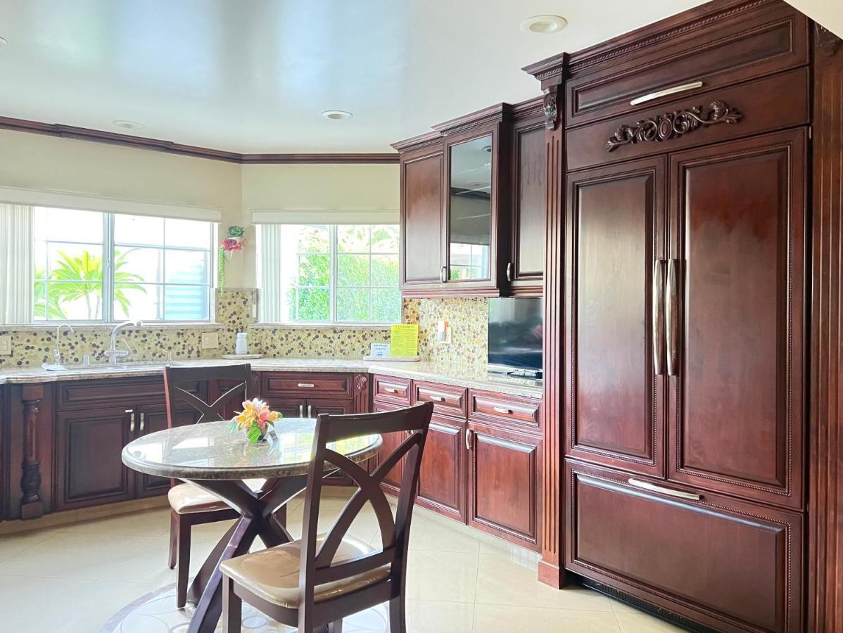 Noho Luxury Oasis I Saltwater Pool-spa I Sleeps Up To 8 I 15 Mins From Hollywood
