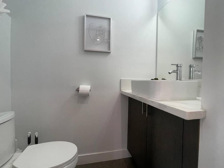 Holiday home Delightful Town Close To Dtla Los Angeles