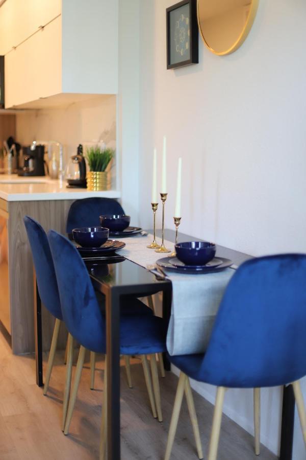 Stylish Studio In Hollywood! *