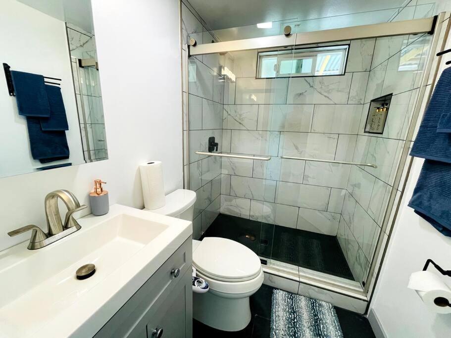 Fully Remodeled 1-bedroom House With Massive Yard Villa *