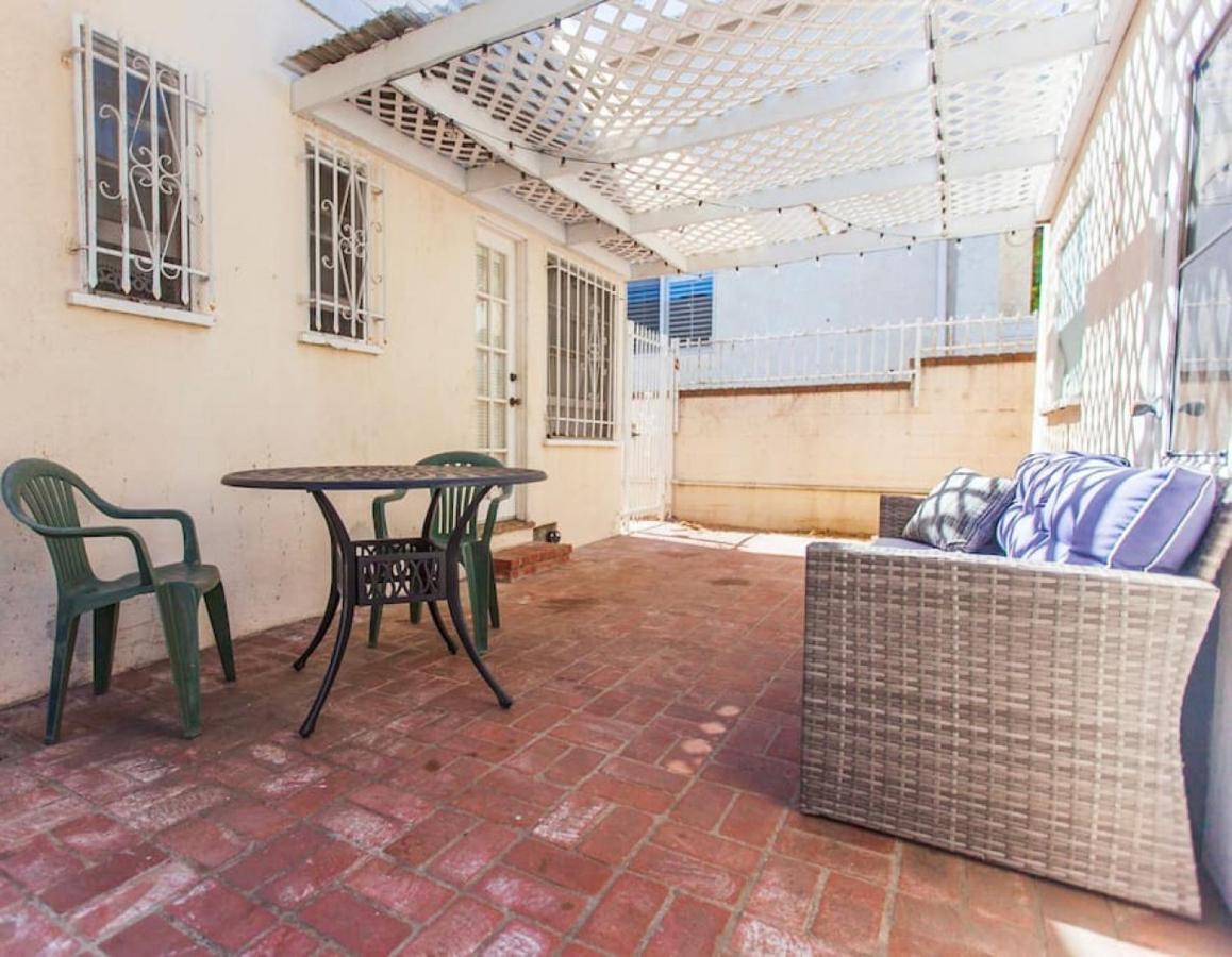 Apartment Spacious 2 Bedroom Unit With Fireplace F