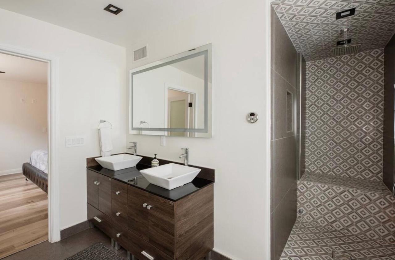 Tranquility In Prime Location With Private Pool *