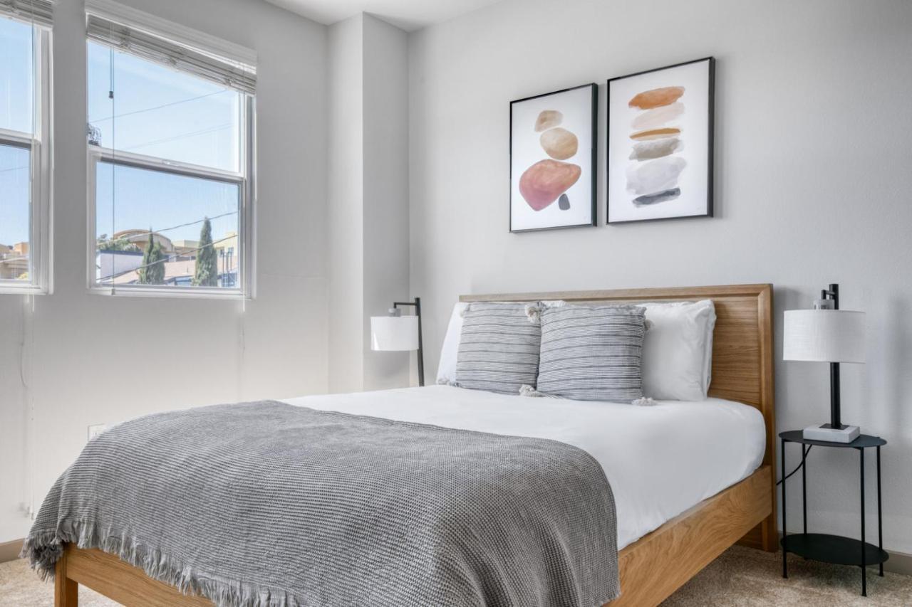 North Hollywood 2br W Gym Pool Nr Tj Lax-880 Los Angeles