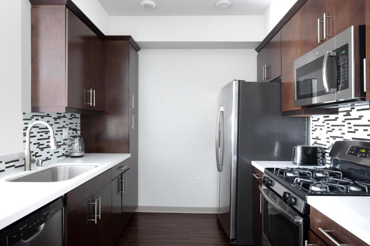 North Hollywood 2br W Gym Pool Nr Tj Lax-880