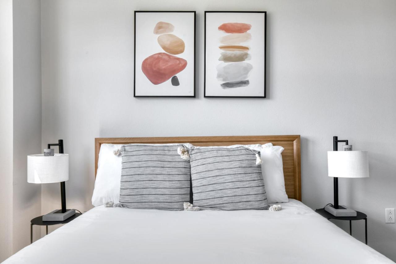 Apartment North Hollywood 2br W Gym Pool Nr Tj Lax-880 Los Angeles