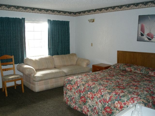 Hyland Nuys Motel 2*