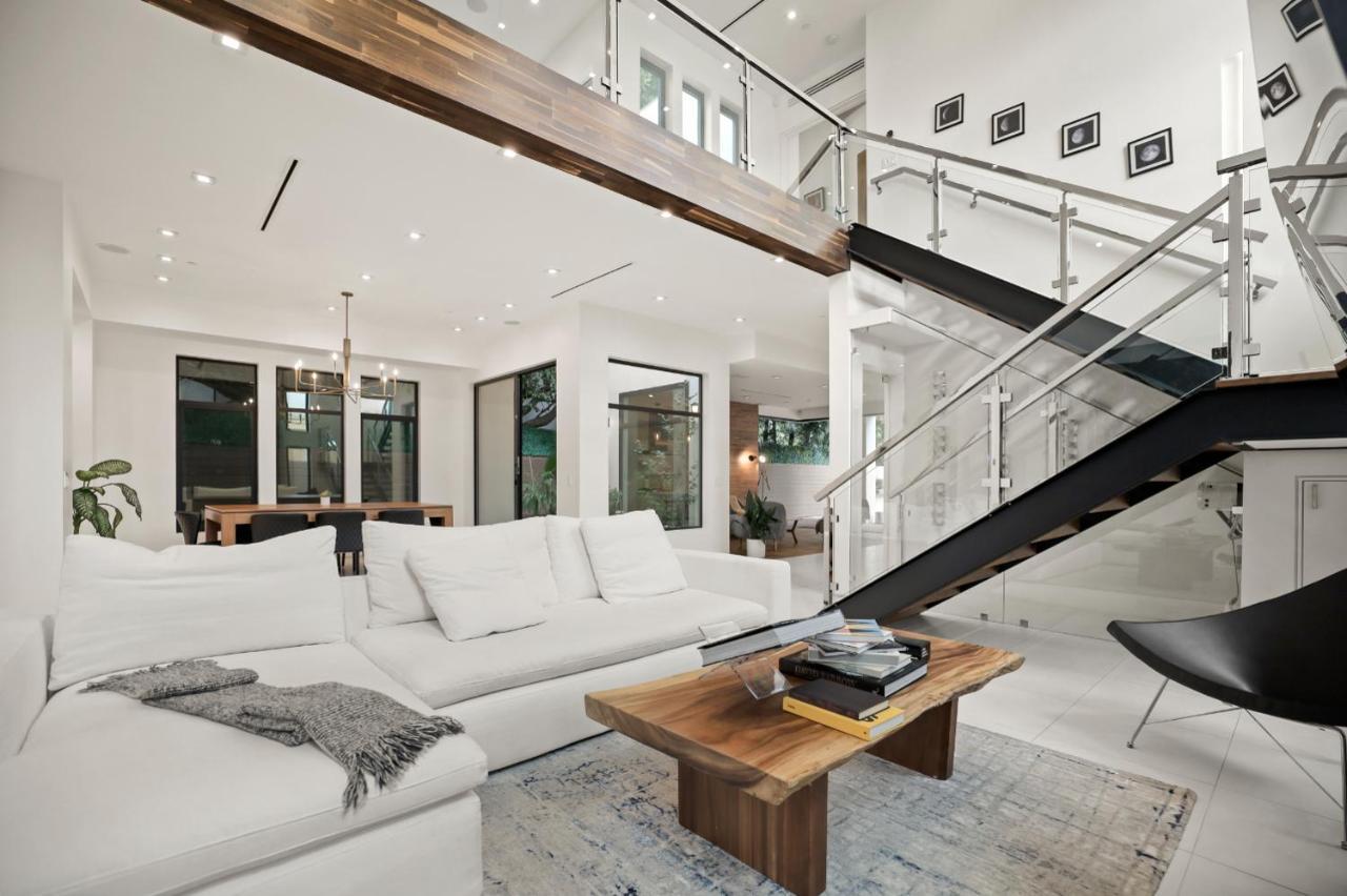 Villa Crescent Heights *
