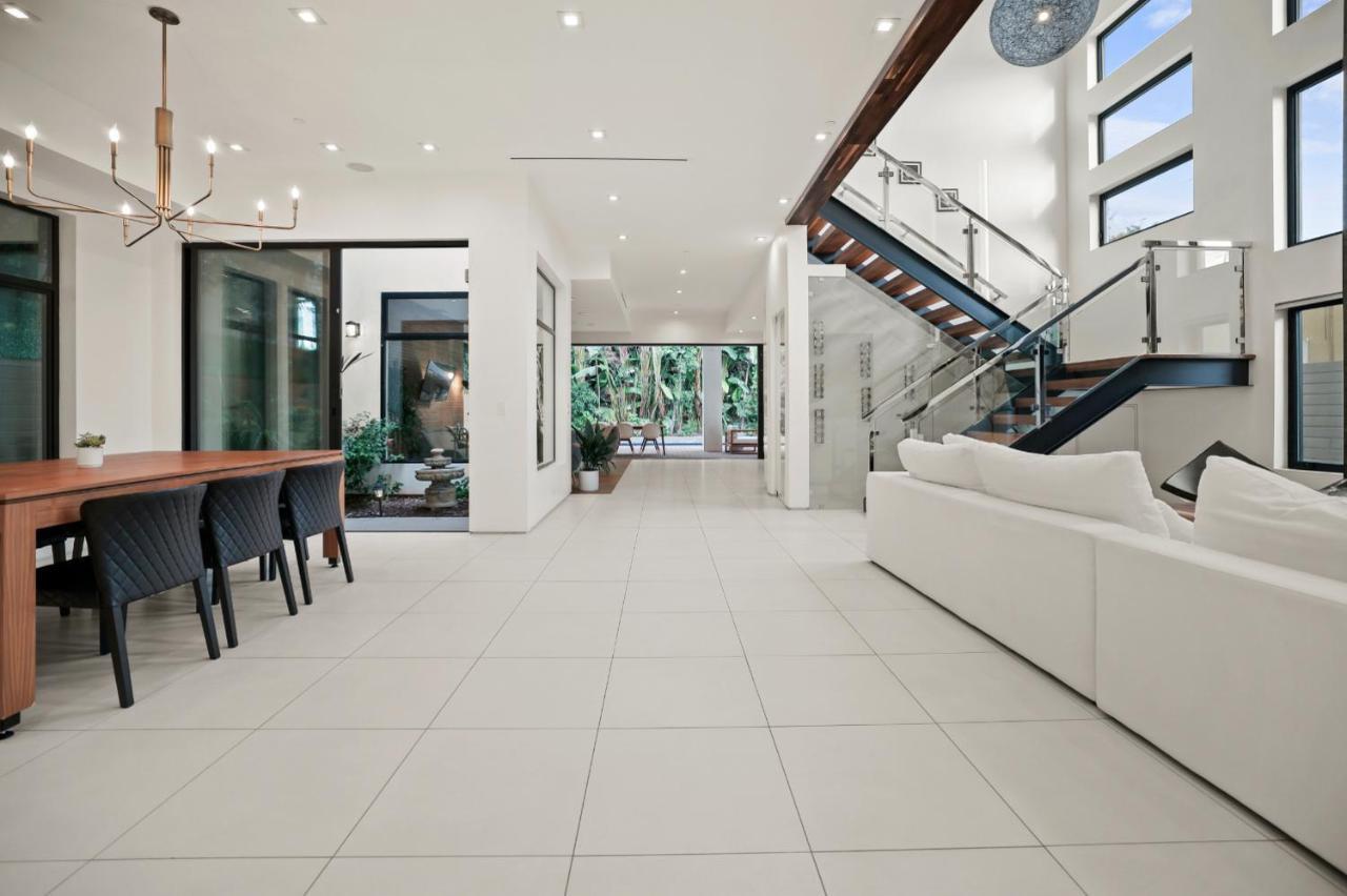 Villa Crescent Heights *