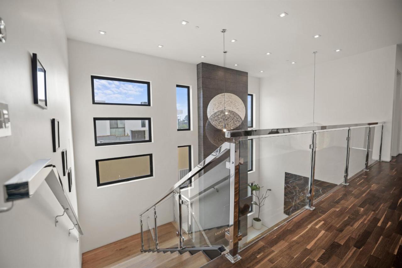 Villa Crescent Heights