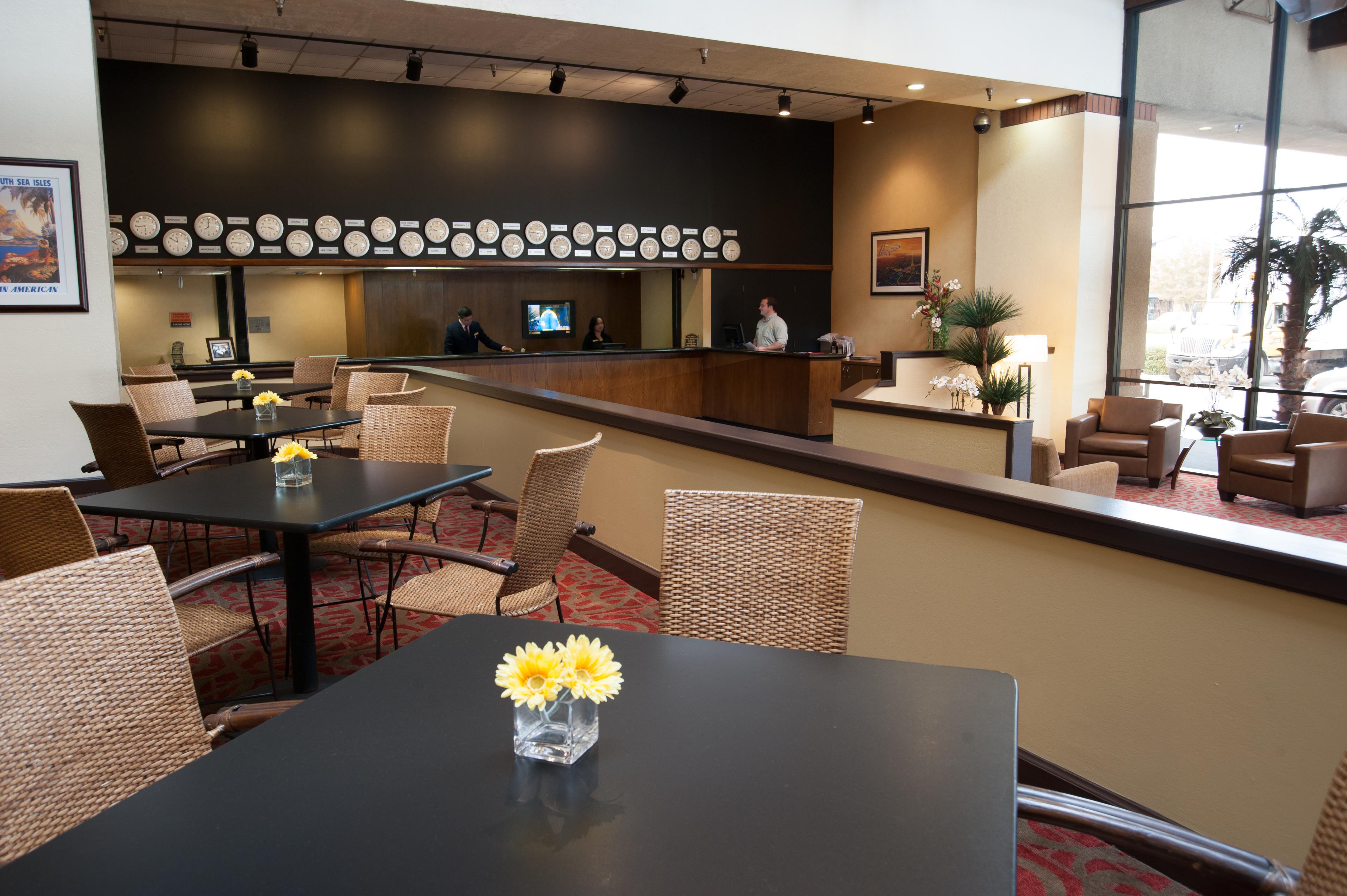 Airtel Plaza 3* Los Angeles