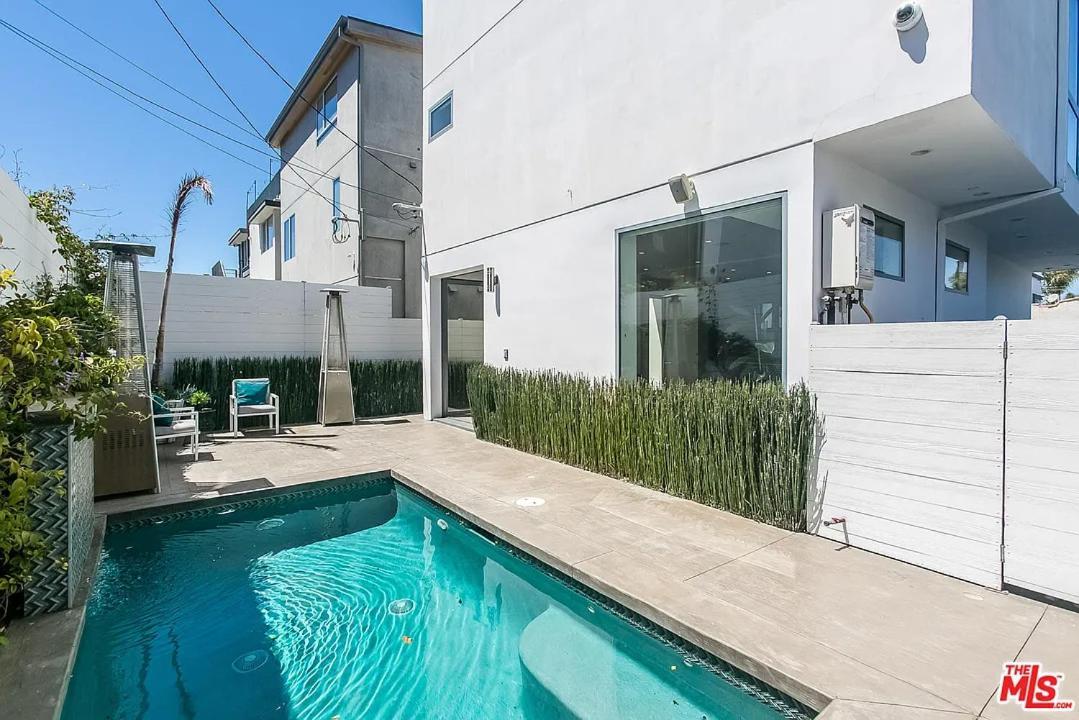 Apartment Brooks Los Angeles