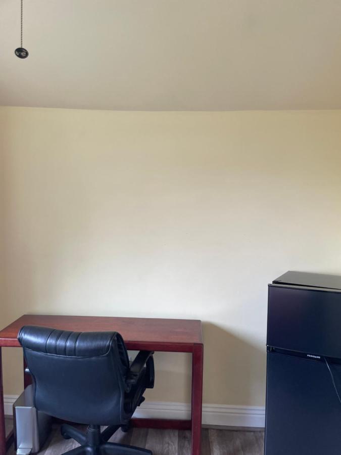 Usc Cozy Nook: Wi-fi, Ac & Fridge Near Downtown *